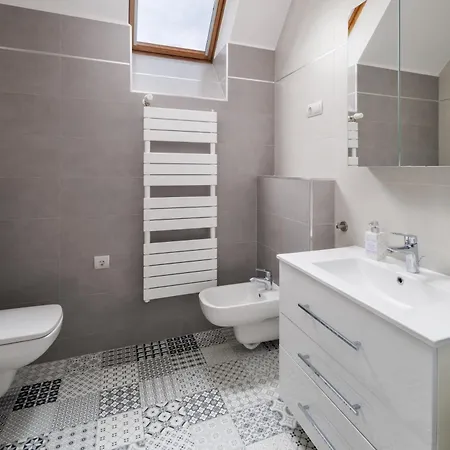 Uhu 750 M2 - Villa Budapest