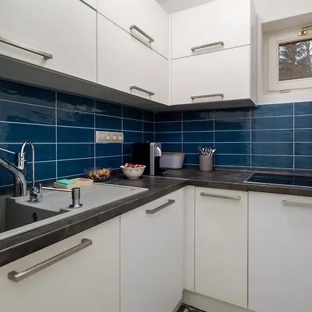 Uhu 750 M2 - * Budapest