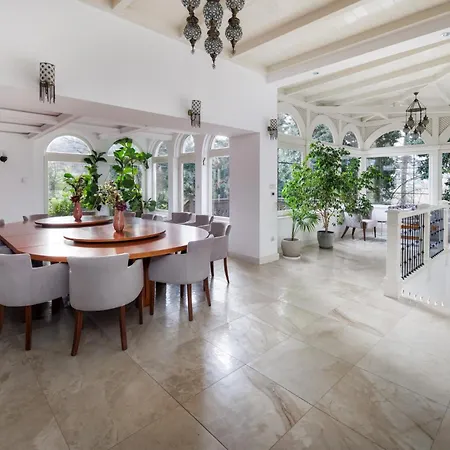 Uhu 750 M2 - Budapest