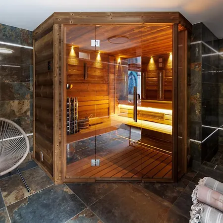 Uhu 750 M2 - Vilă Budapesta