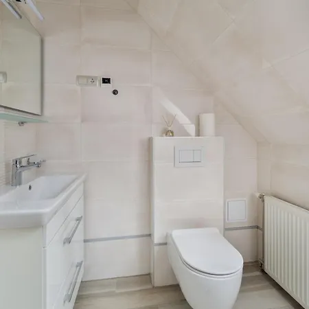 Uhu 750 M2 - Vilă Budapesta