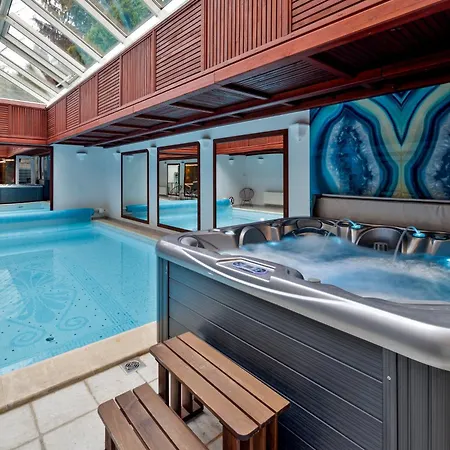 Uhu 750 M2 - * Budapesta