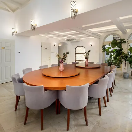 Villa Uhu 750 M2 - Budapeşte