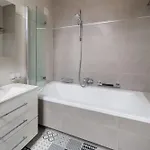 Villa Uhu 750 M2 - *