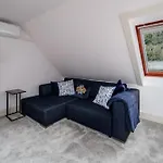 Uhu 750 M2 - * Budapest
