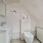 Uhu 750 M2 - Villa Budapest