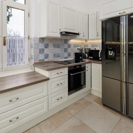 Uhu 750 M2 - Будапешт