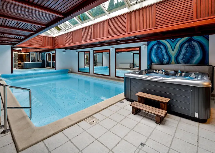 Uhu 750 M2 - Villa Budapeste
