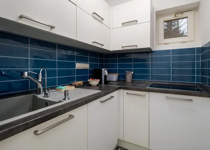 Uhu 750 M2 - * Budapeste