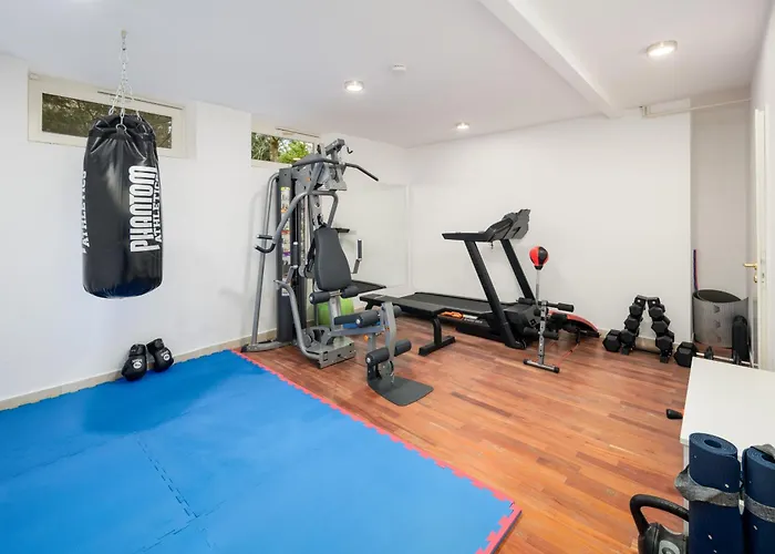 Uhu 750 M2 - Villa *