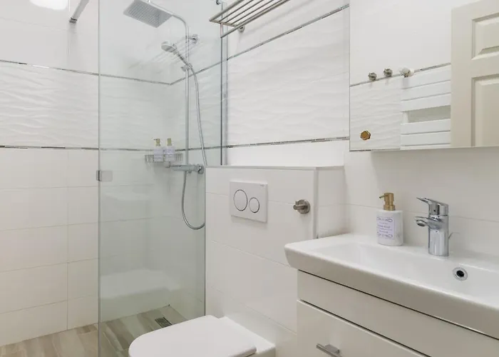 Uhu 750 M2 - Villa