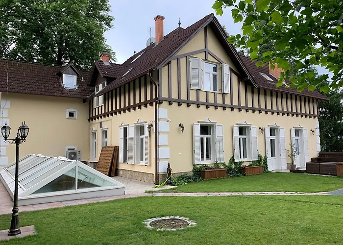 Uhu 750 M2 - Villa