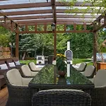 Uhu 750 M2 -