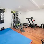 Uhu 750 M2 - Villa *