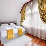 Uhu 750 M2 -