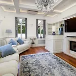 Uhu 750 M2 - Villa Budapest