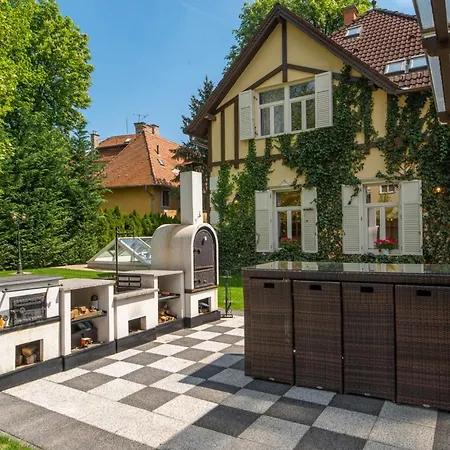 Villa Uhu 750 M2 -