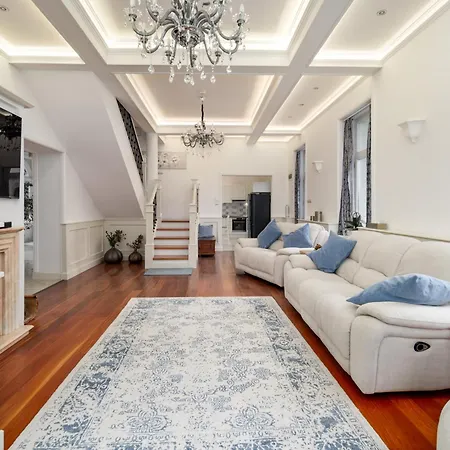 Uhu 750 M2 - Villa